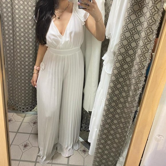 white pleated long  romper size Small - Picture 3 of 3